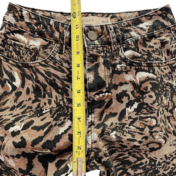 Women's ASOS DESIGN Ritson Rigid Mom Jeans in Abstract Leopard Print Size 26/28 - Picture 7 of 8
